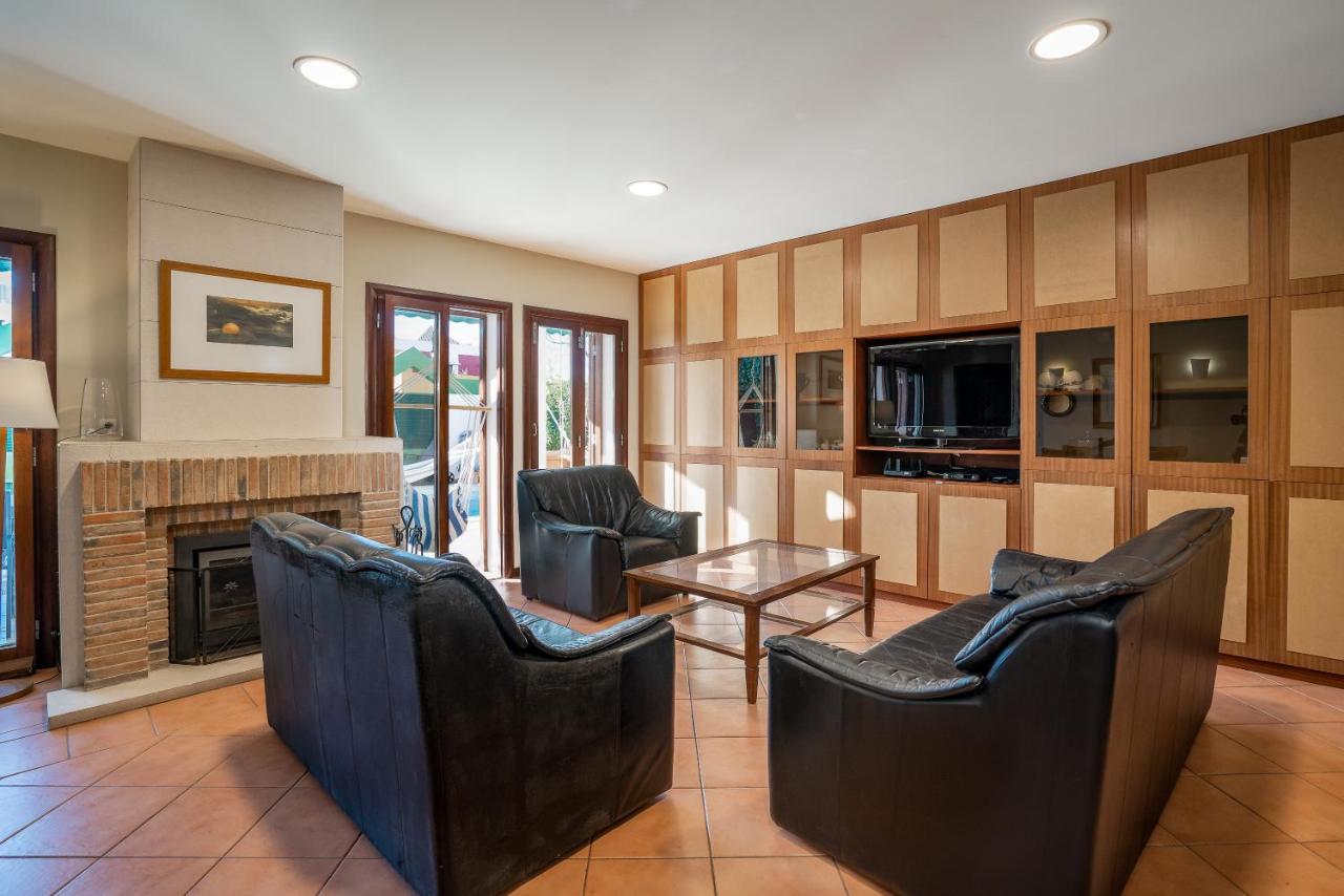 Villa In Elite Residential Area Of District de Faro