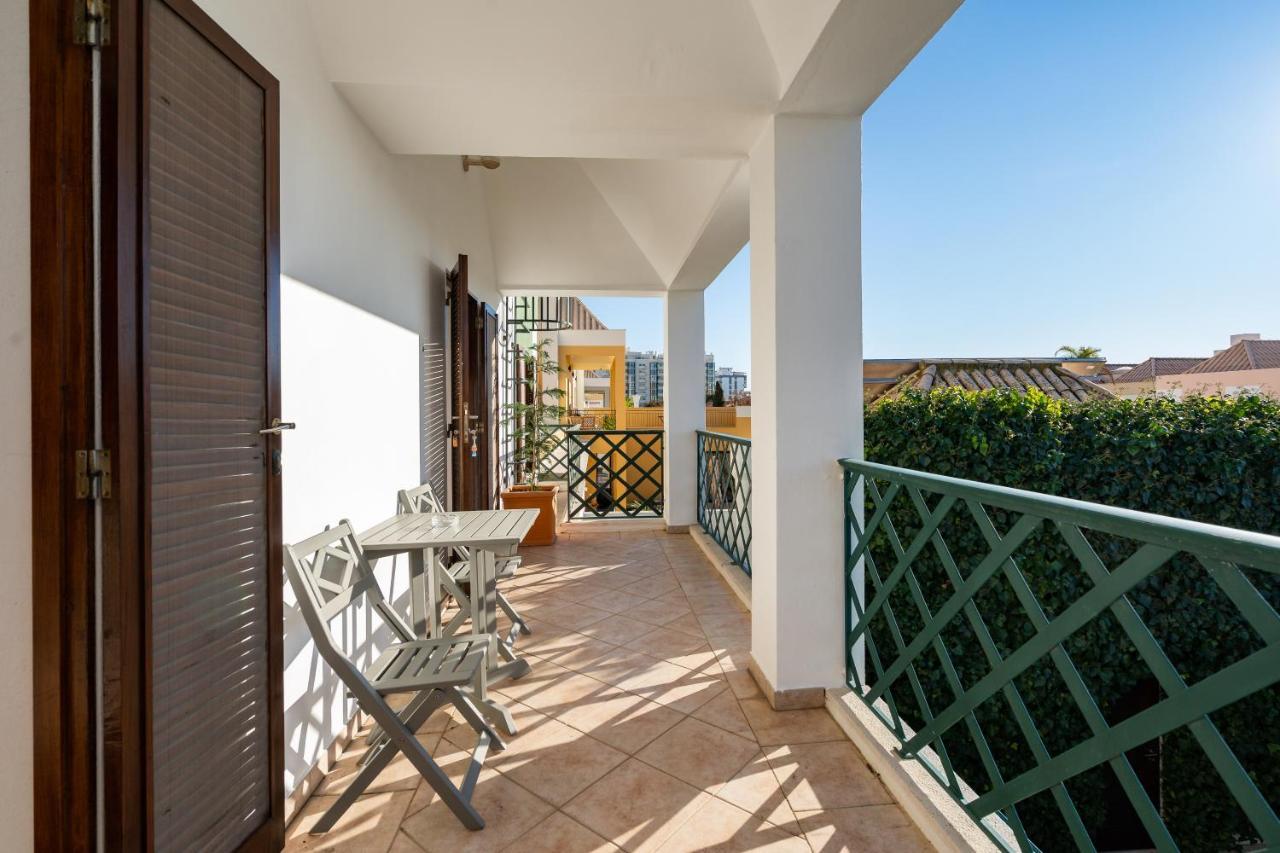 In Elite Residential Area Of District de Faro