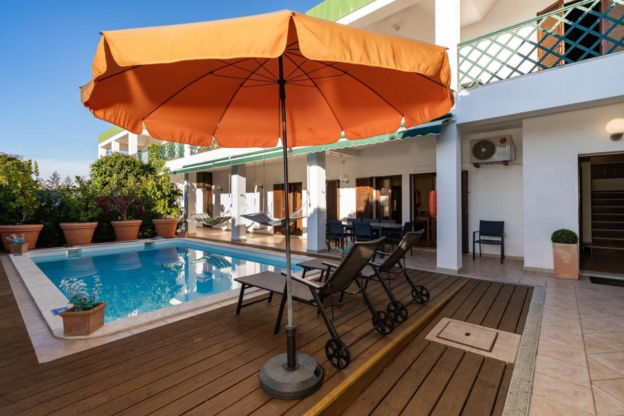 Villa In Elite Residential Area Of District de Faro