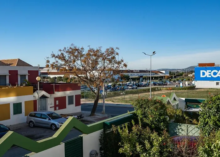 Holiday Villa In Elite Residential Area Of Faro